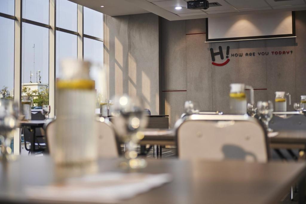 Hi Hotel Senen Jakarta Kültér fotó